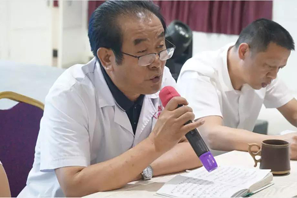 武漢仁愛(ài)醫(yī)院慶祝醫(yī)師節(jié)座談會(huì)圓滿(mǎn)成功