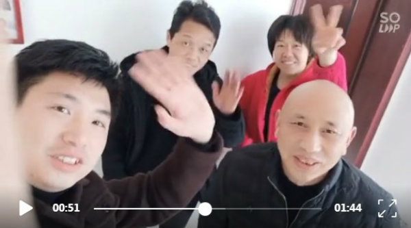 武漢仁愛醫(yī)院22歲的護(hù)士遞上了入黨申請書