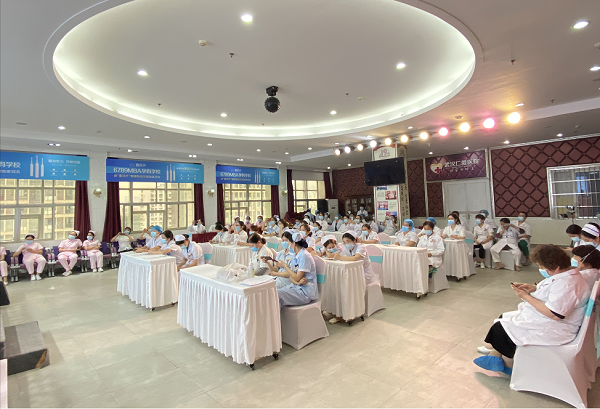 武漢仁愛(ài)醫(yī)院開(kāi)展新冠肺炎防控院感培訓(xùn)及演練培訓(xùn)工作